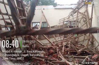 Foto Ruang Guru Runtuh Sejak 15 Mei, SDN 1 Kampunganyar Dibiarkan Tanpa Kepastian Perbaikan