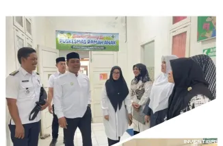 Foto Bupati Aceh Besar Ajak Tenaga Medis Puskesmas Darussalam Berikan Pelayanan Terbaik