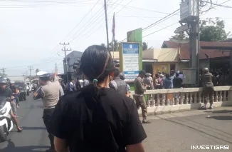 Foto Masyarakat Nagari Sungai Kamuyang melaksanakan aksi demo damai