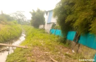 Foto PT, Setia Raya Mandiri Diduga Buang Limbah Sembarangan