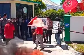 Foto Demonstrasi Besar-besaran di Kepulauan Sula: Desakan Penetapan Tersangka Korupsi Dana BTT 2021