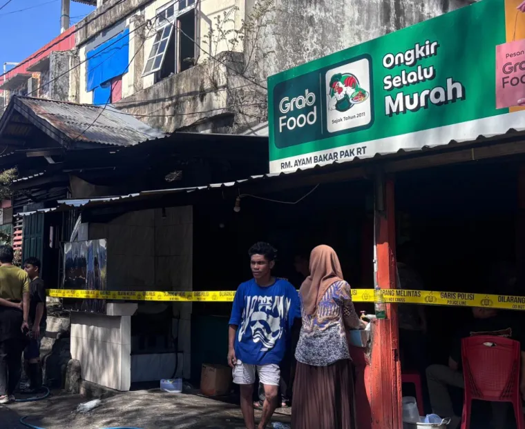Api Lahap Rumah Makan &quot;Pak RT&quot; di Ternate, Polisi Selidiki Dugaan Ledakan