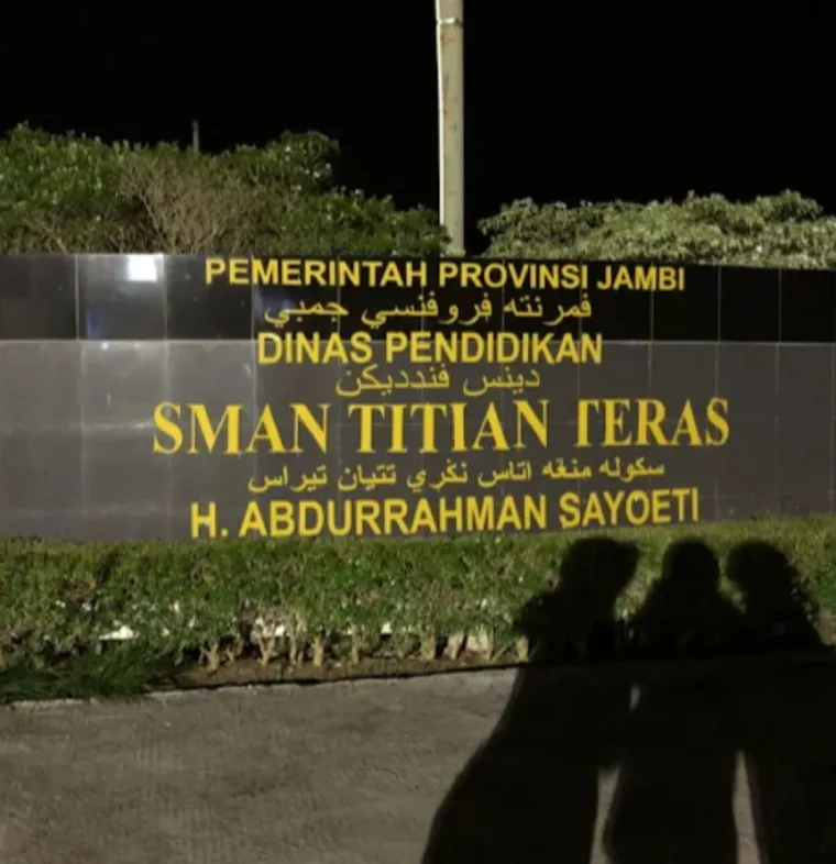 Kisruh Pengadaan Perlengkapan Siswa SMA Titian Teras, Diduga Rugikan Orang Tua Hingga Miliaran Rupiah
