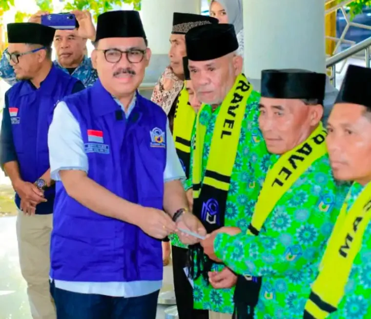 Pemkab Halmahera Barat Resmi Lepas 25 Jemaah Umrah Tahun 2025