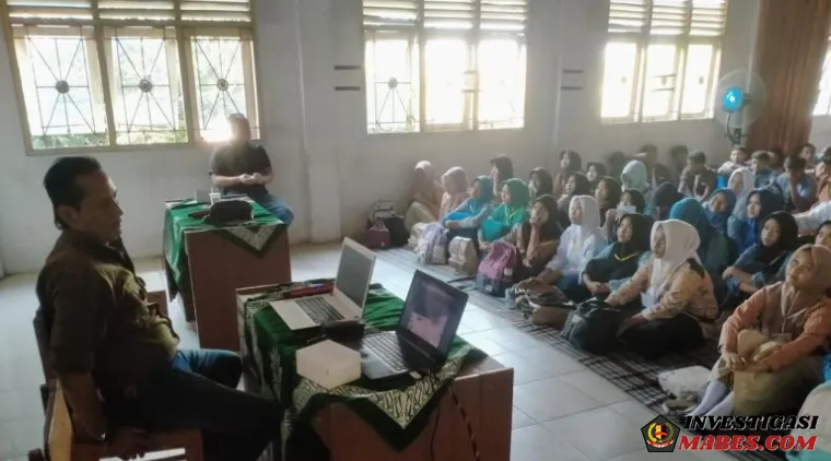 Satnarkoba Polres Rembang Berikan Sosialisasi Bahaya Narkoba di SMP N 1 Rembang