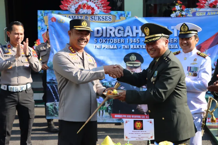 Dirgahayu TNI Ke - 80, Kodim 0718 Pati Dapat Kejutan dari Kapolresta Pati