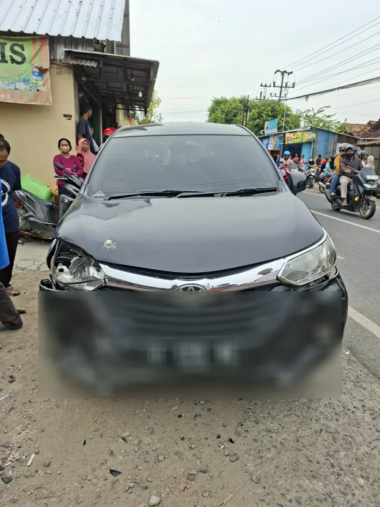 Mobil Avanza Tabrak 5 Motor di Jalur Pati--Gabus, Satu Pengendara Luka-Luka