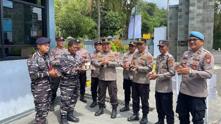 Polres Bitung Berikan Ucapan Selamat HUT TNI ke-80