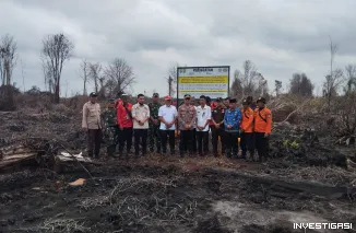 Foto Gencar Sosialisasi dan Penegakan Hukum Karhutla Melalui Pemasangan Plang Peringatan