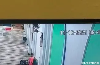 Foto Pria Terduga Pencuri Handphone di Masjid Raya Al Munawar Ternate Terekam CCTV