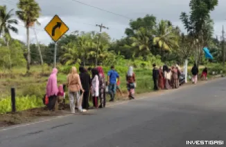Foto Wujud Gotong Royong Meningkatkan Kebersihan dan Kesehatan Lingkungan