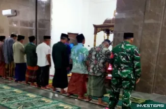 Foto Koramil 1426-04/Galesong, Safari Sholat Subuh Berjamaah Di Masjid Wilayah Binaan