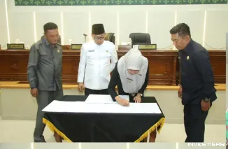 Foto Wabup Yuliantini Sampaikan Pidato Tanggapan Bupati dalam Rapat Paripurna Ke-36 DPRD Inhil