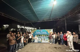 Foto Ditlantas Polda Papua Barat Gelar Buka Puasa Bersama Santri dan Mitra Media