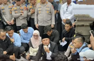 Foto Gubernur Kaltim Trima 7 Tuntutan Pengunjuk Rasa Termasuk Masalah Dinasti Politik