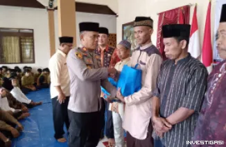 Foto Jumat Berkah Ramadhan di Manyaran, Polisi dan Tokoh Agama Perkuat Ukhuwah