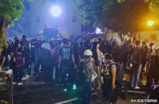 Foto Pagar Mapolda DIY Roboh Akibat Sejumlah Aksi Massa Berbagai Elemen