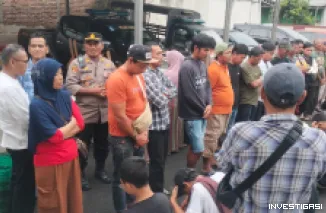 Foto Patroli Dini Hari Gagalkan Tawuran 25 Pemuda di Sukolilo, Polisi Wajibkan Absen Bareng Orang Tua