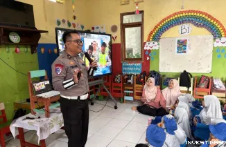 Foto Tanamkan Kesadaran Tertib Lalu Lintas Sejak Dini, Satlantas Polres Rembang Gelar Polisi Sahabat Anak