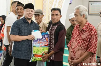 Foto Camat Mandau Beserta UPZ Masjid Besar Arafah Menyalurkan Kepada Penerima Manfaat Zakat Fitrah Bulan Suci Ramadan