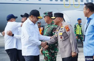 Foto Kunjungan Kerja di Benua Etam, Wakapolda Kaltim Sambut Kedatangan Menkopolkam RI