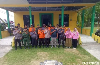 Foto Polsek Bantan Amankan Ribuan Pengunjung di Pantai Indah Selatbaru, Situasi Kondusif