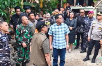 Foto Kapolres Bitung AKBP Albert Zai Dampingi Kunker BNPB, Pastikan Keamanan dan Penanganan Gempa Berjalan Optimal