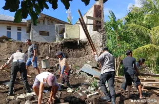 Foto Kapolres Bitung Turun Langsung ke Lapangan Pasca Gempa, Pastikan Keselamatan Warga dan Pimpin Penanganan Cepat