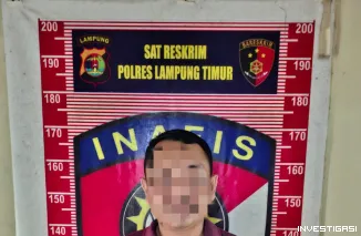 Foto Kedapatan Hitung Uang Hasil Peras Korban, Oknum LSM Ditangkap Tekap 308 Polres Lampung Timur
