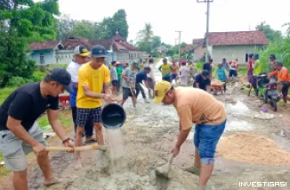 Foto Tanpa Dana Pemerintah, Warga Dusun 4 Taman Negeri Kompak Cor Jalan Sepanjang 100 Meter