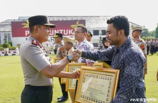 Beri Penghargaan kepada Personel dan Mitra Berprestasi, Kapolda Jateng Dorong Polisi Adaptif terhadap Generasi Muda dan Teknologi