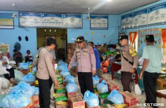 Polres Tanjab Barat Salurkan 82 Karung Beras untuk Korban Kebakaran Pasar Teluk Nilau