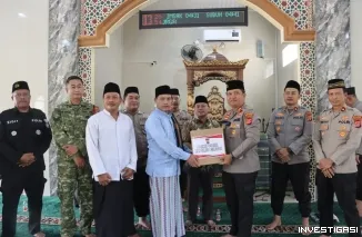Kapolres Cilegon sholat Jumat di Masjid Jabal Nur, Tekankan Pentingnya Sinergi dan Kewaspadaan