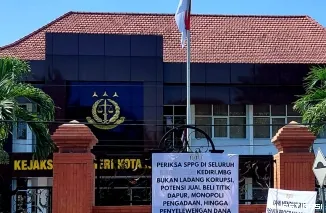 LSM RATU Gelar Aksi Damai di Kejari Kota Kediri, Desak Audit investigatif Menyeluruh Program MBG