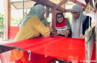 Merajut Kembali Mimpi yang Hanyut: Kisah Pengrajin Tenun Srikandi Serumpun Bangkit Bersama PHR