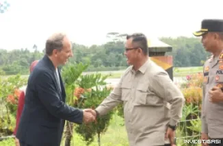 Wali Kota Gunungsitoli Bersama Forkopimda Sambut Duta Besar Prancis di Bandara Binaka