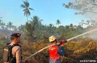 Quick Response Call Center 110, Patroli Beat 3 Polresta Samarinda Tanggap Kebakaran Lahan di Tanah Merah