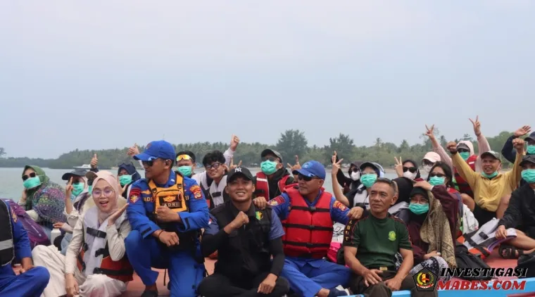 Patroli Kolaborasi Polres Lampung Selatan-BKSDA di Krakatau, Speedboat Wisatawan Berbalik Arah