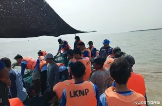 Bukan Cuma Jaga Darat, Polisi Pati Kawal 50 Siswa Praktik Melaut di Juwana