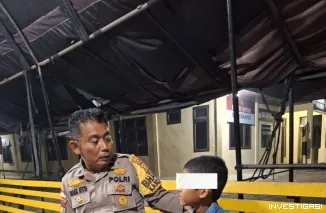 Polsek Rupat Utara membantuk anak 8 tahun yang diduga tersasar , agar segera bertemu dengangan orang tuanya