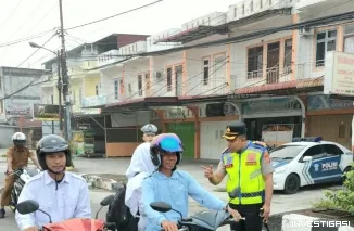Turun Langsung ke Jalan, Kapolres Bengkalis Pimpin Pengaturan Lalu Lintas di Jalan Antara